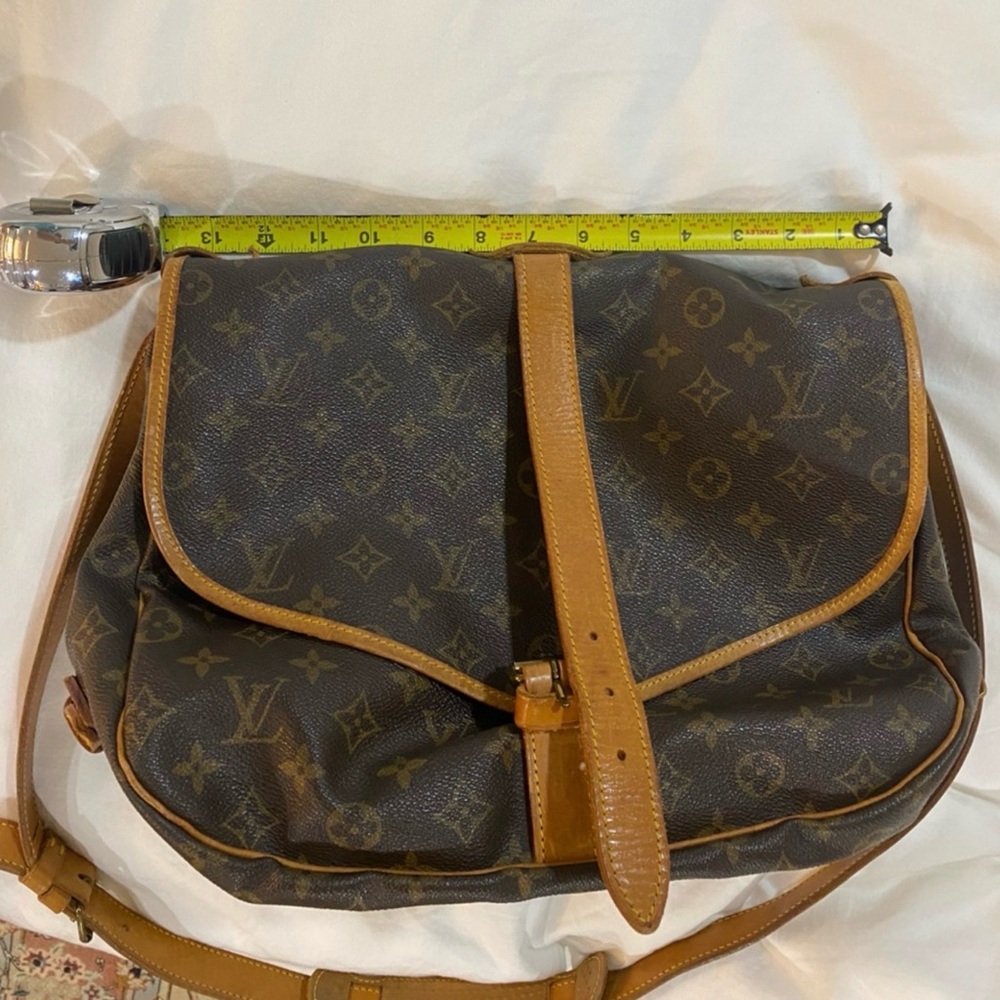 Louis Vuitton Saumer Monogram Tan and Brown Messenger Bag - Picture 14 of 17